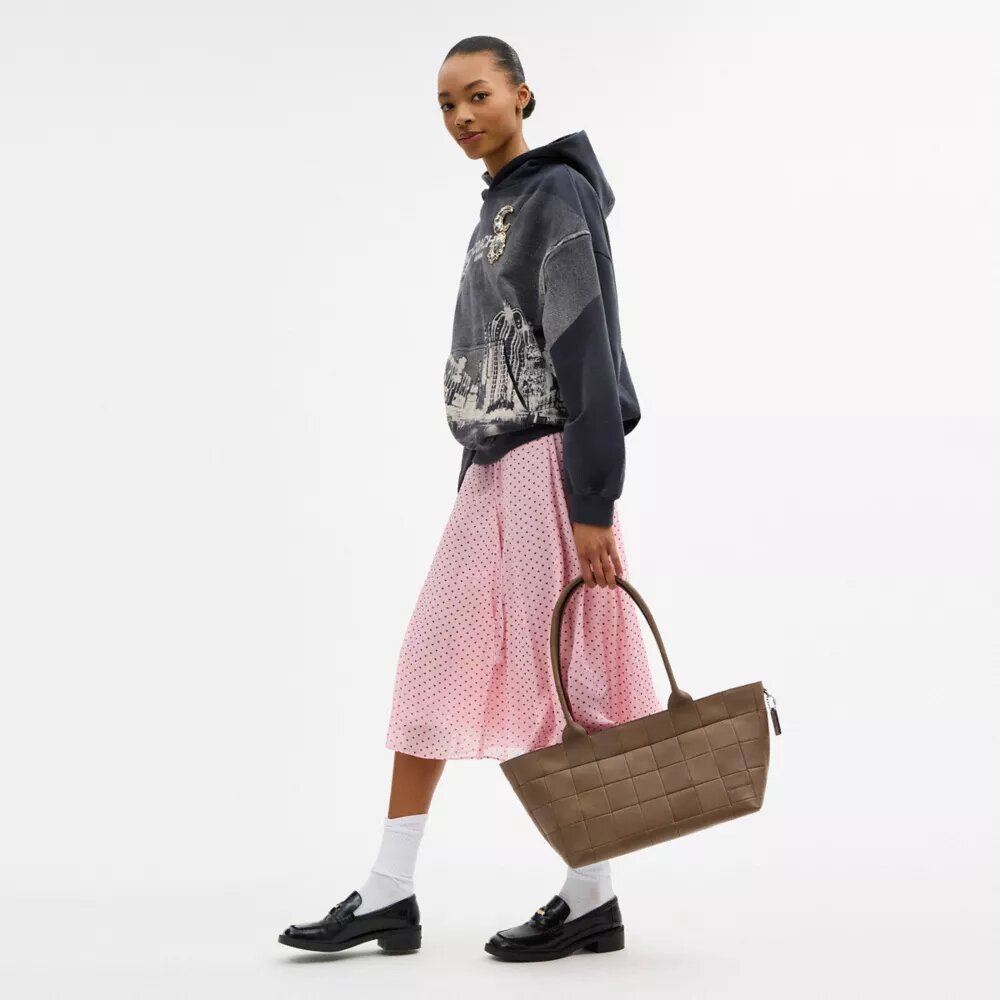 Alter/Ego stor tote-tasker