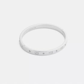 Armbånd med gentaget C-motiv og hængsel