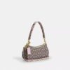 Ashton skuldertasker i signatur-jacquard