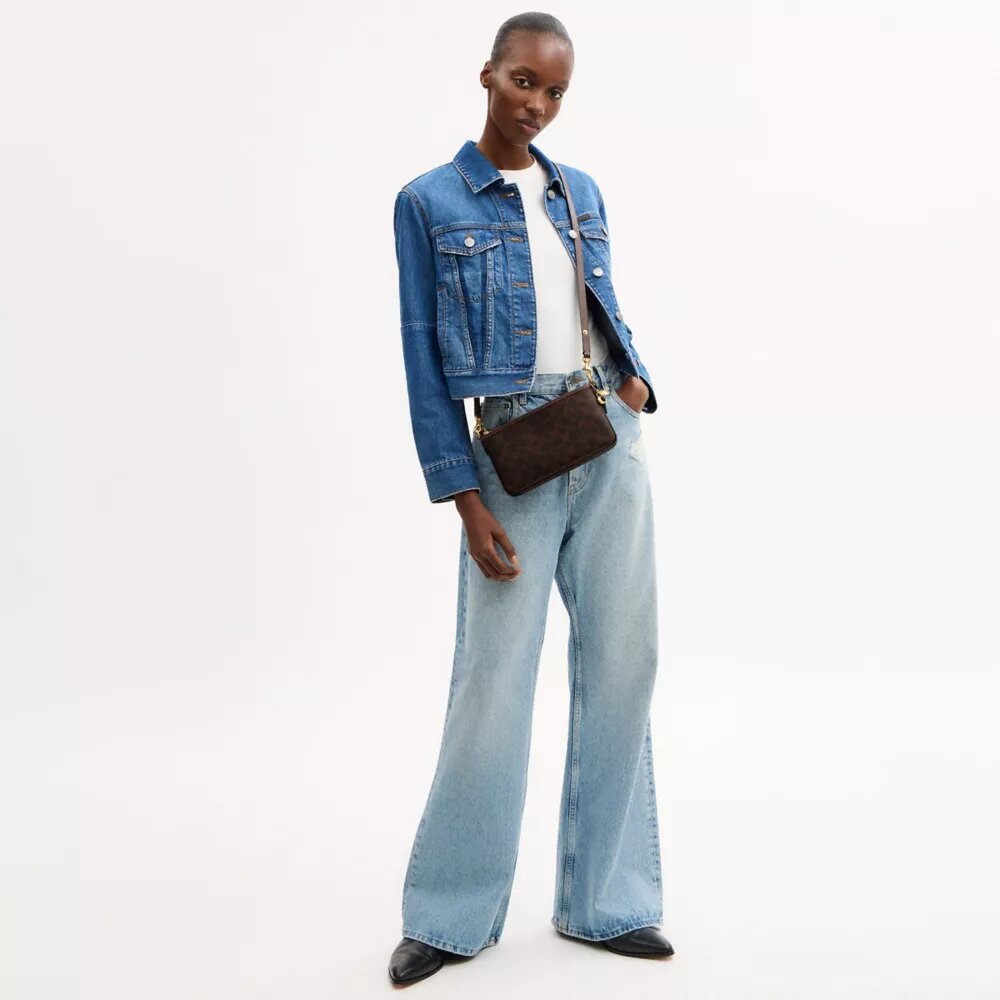 Audrey-crossbody-taske i Signature Canvas