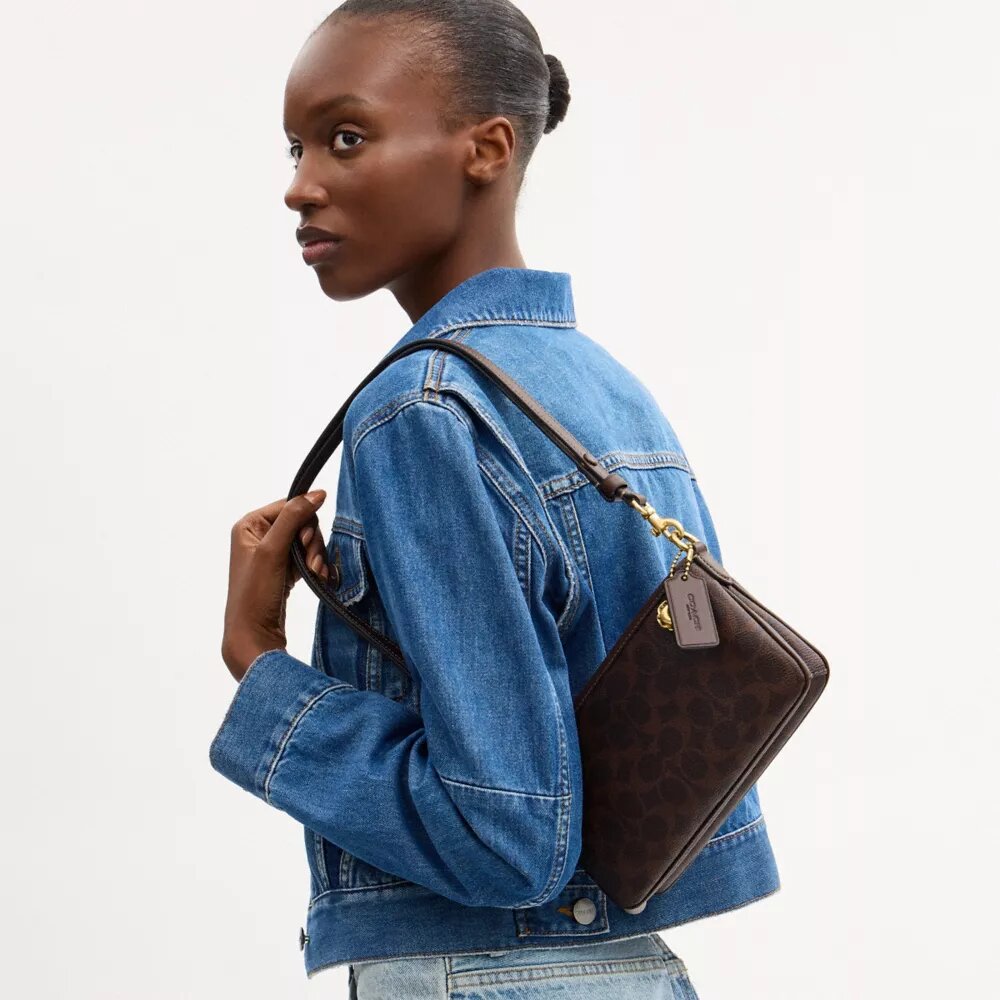 Audrey-crossbody-taske i Signature Canvas