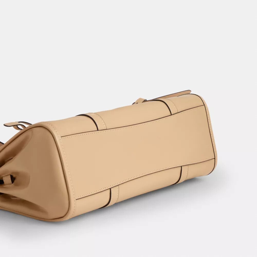 Bridget skuldertaske med klap og sløjfer