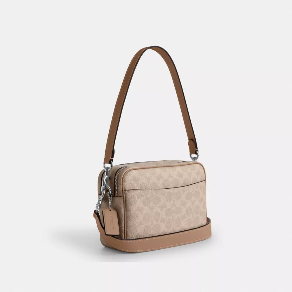 Carey-crossbody-taske i Signature Canvas