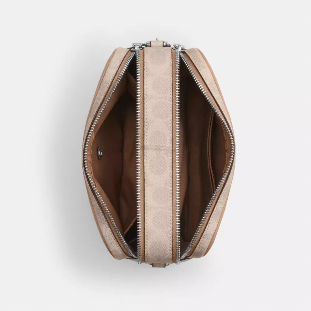 Carey-crossbody-taske i Signature Canvas