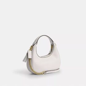 Carmen Mini-crossbody-taske med hjerteformede nitter