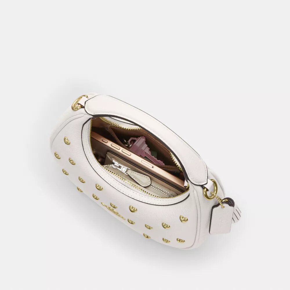 Carmen Mini-crossbody-taske med hjerteformede nitter