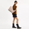 City-tote i Signature Canvas