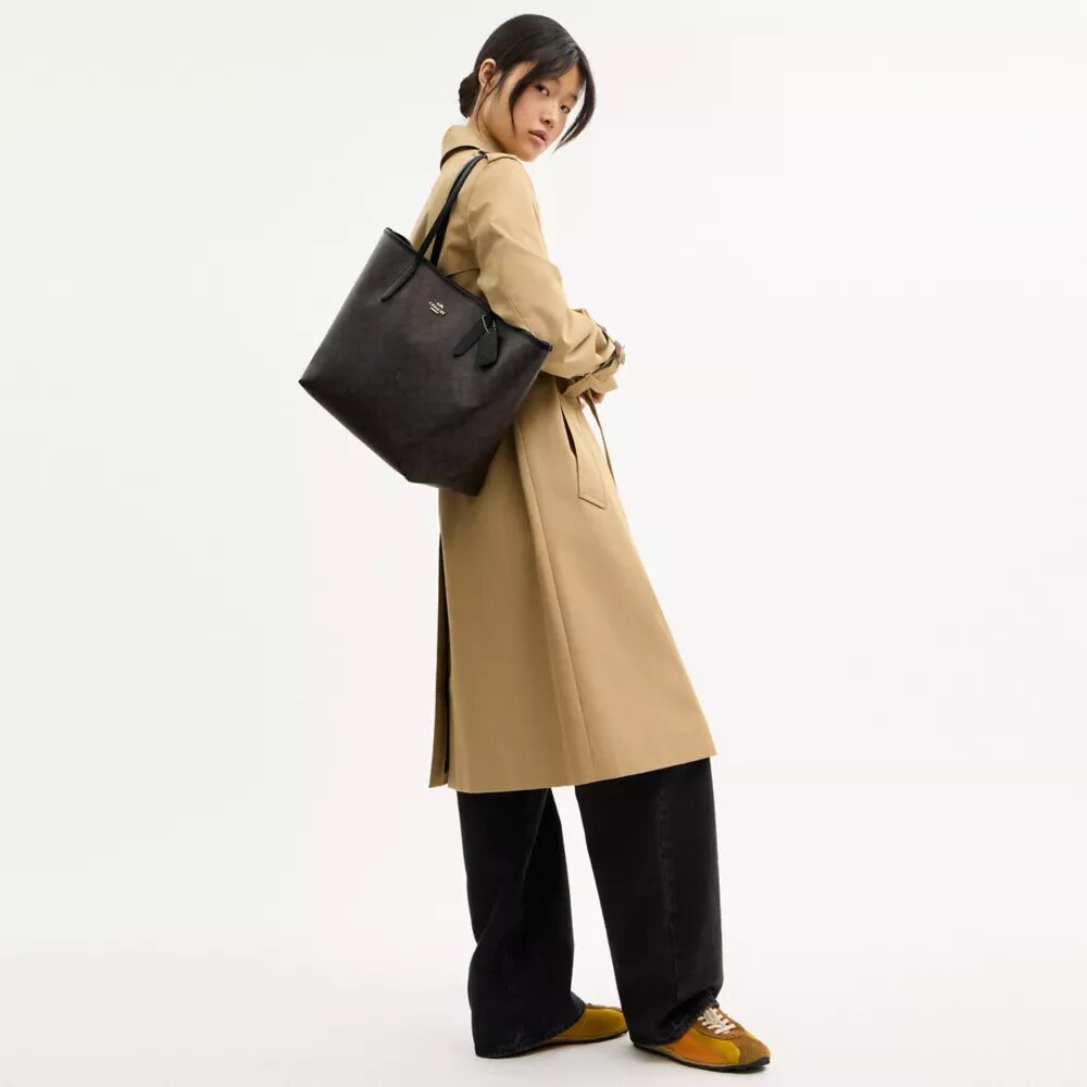 City-tote i Signature Canvas