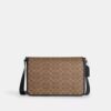 Colby Messenger-taske 32 i Signature Canvas
