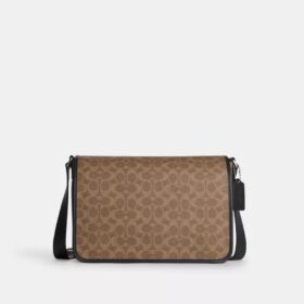 Colby Messenger-taske 32 i Signature Canvas