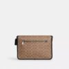 Colby Messenger-taske 32 i Signature Canvas