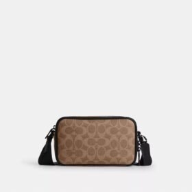 Colton Crossbody-taske 19 i Signature Canvas