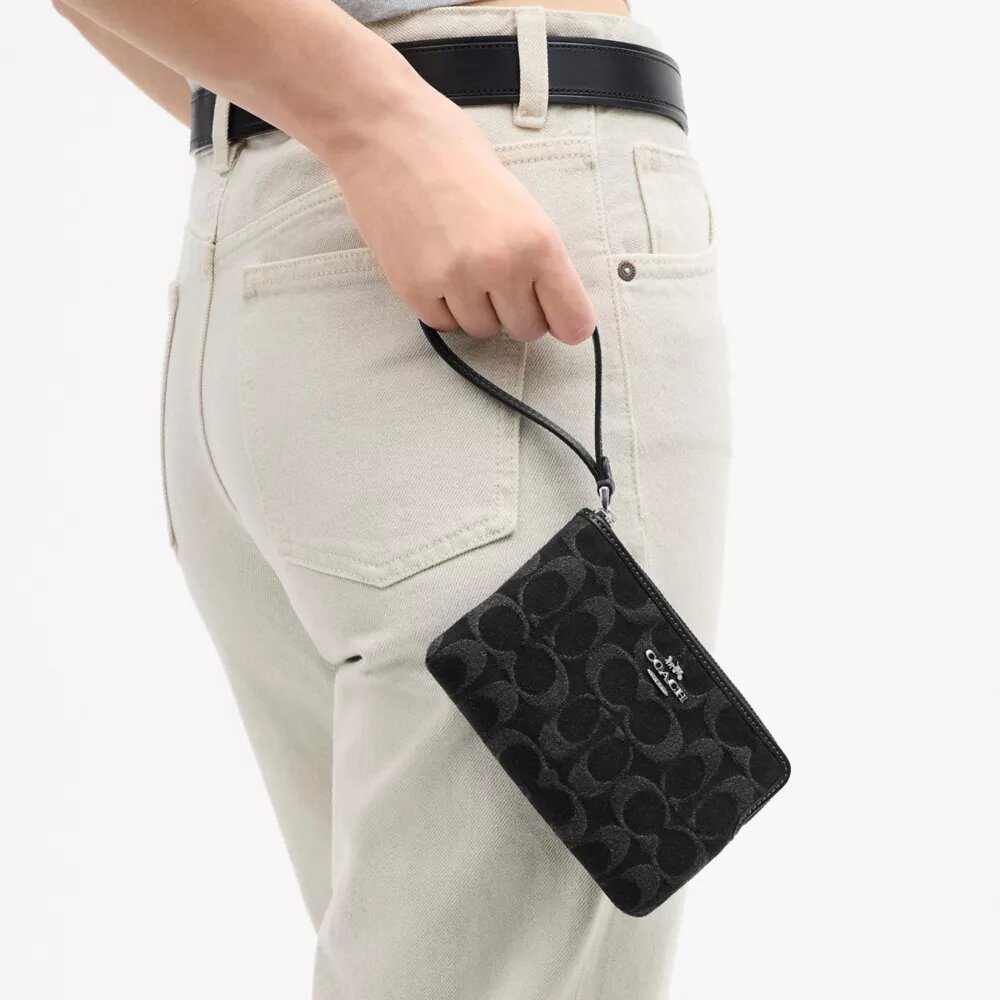 Corner Zip-håndledstaske i signaturdenim