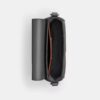 Crossbody-taske med klap i Signature Canvas