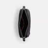 Dakota crossbody-taske i Signature Canvas