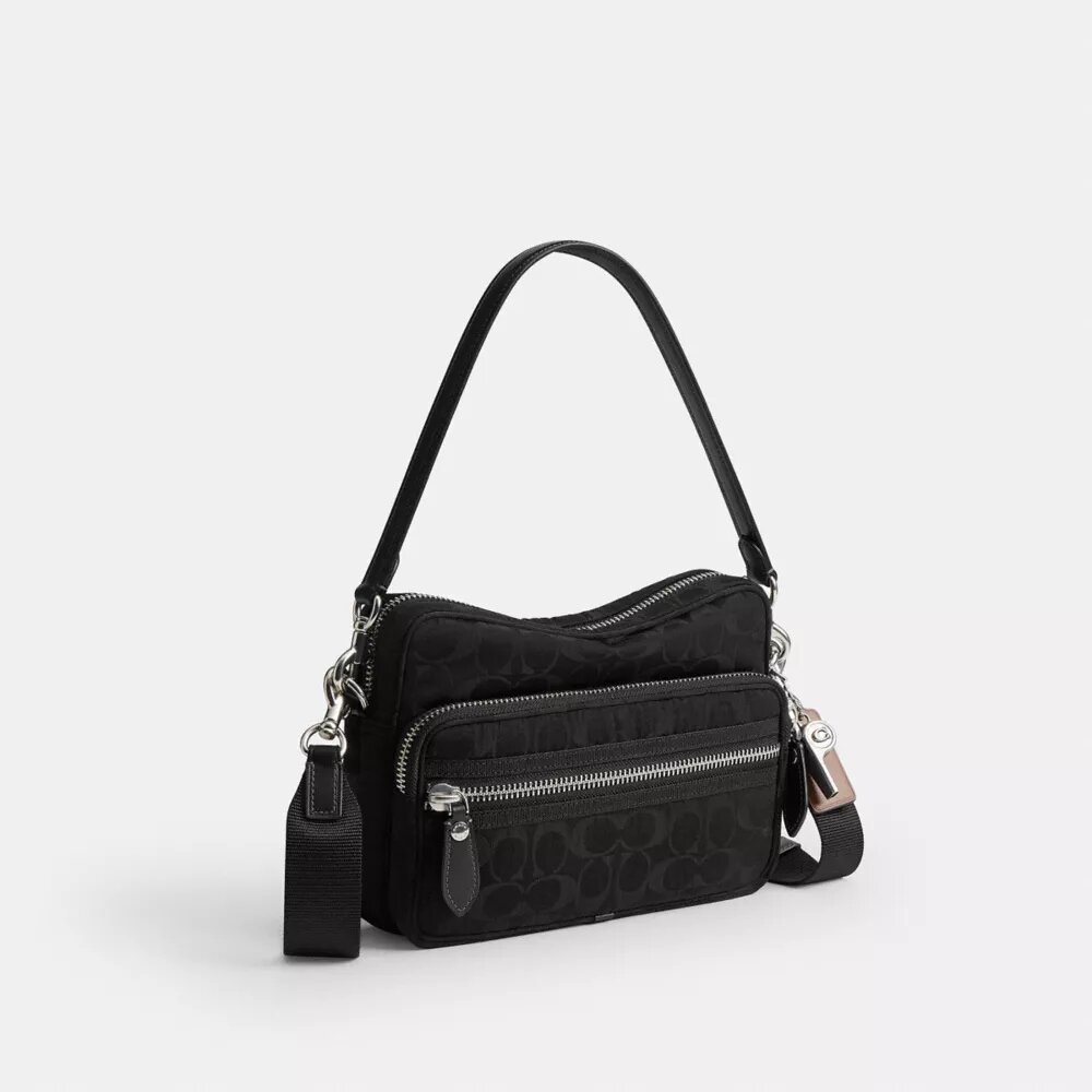 Dakota crossbody-taske i Signature Nylon