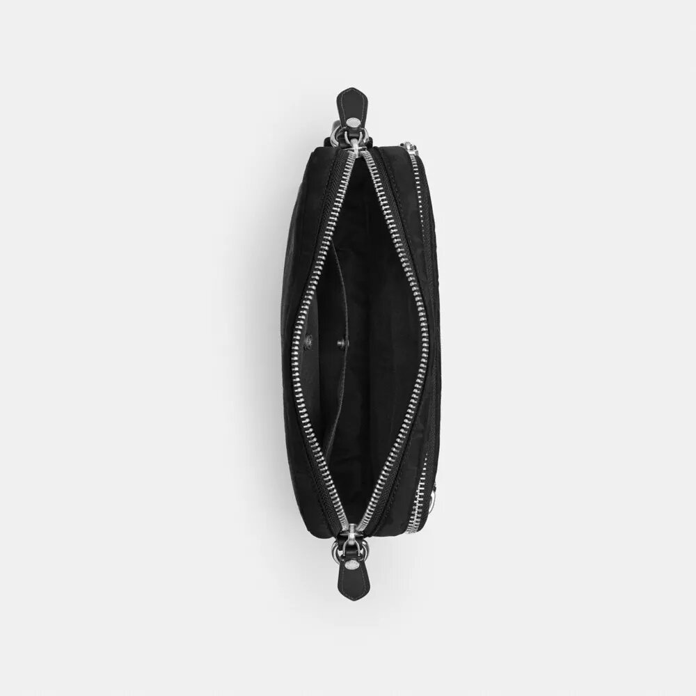 Dakota crossbody-taske i Signature Nylon