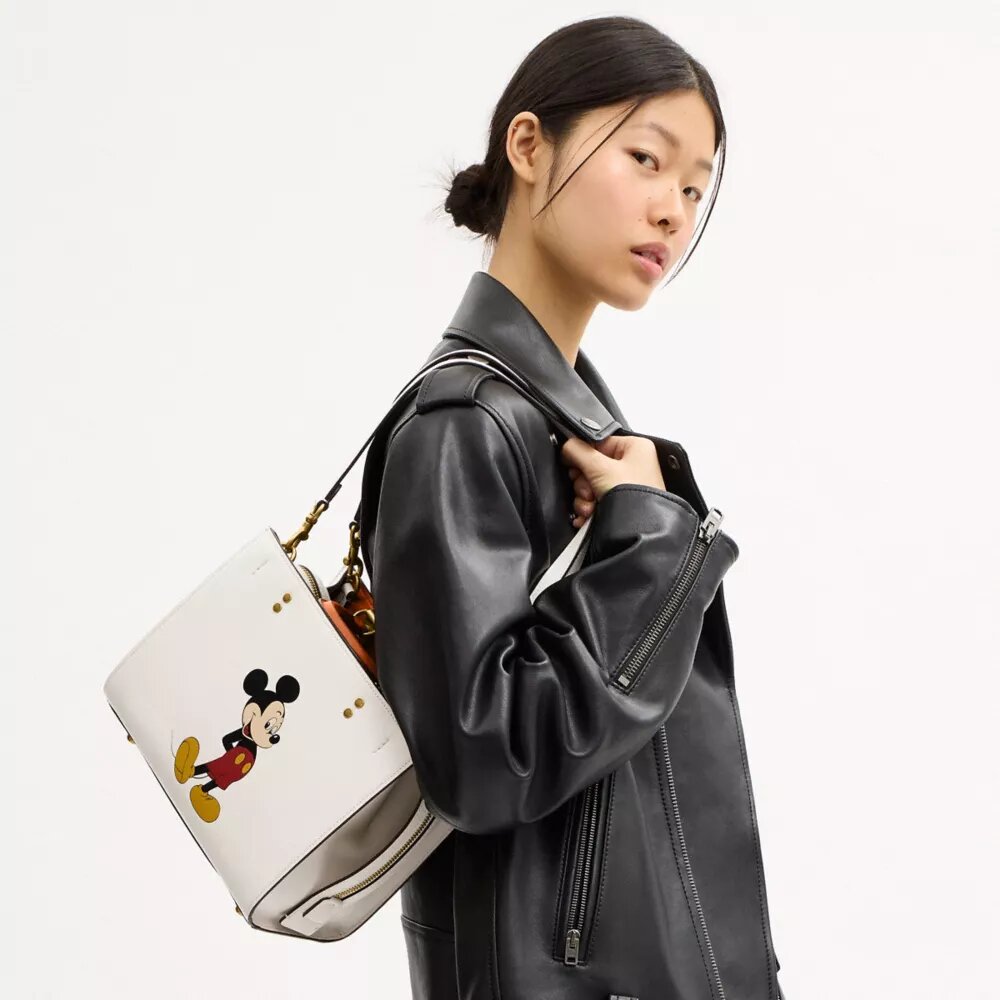 Disney X Coach Rogue-tasker 25 med Mickey Mouse