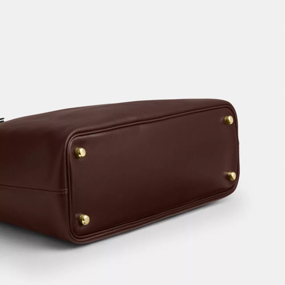 Easton-tote-tasker