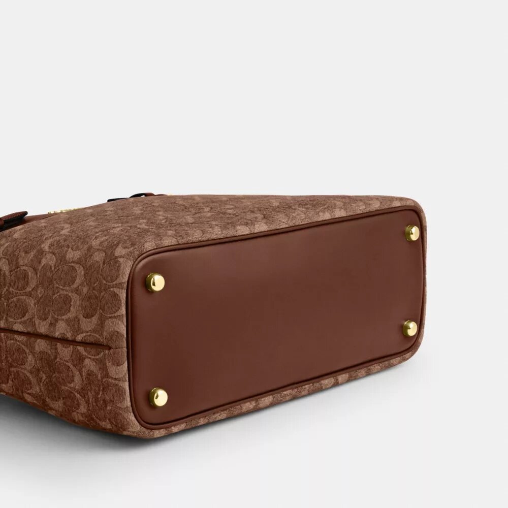 Easton-tote-tasker i signatur-chenille