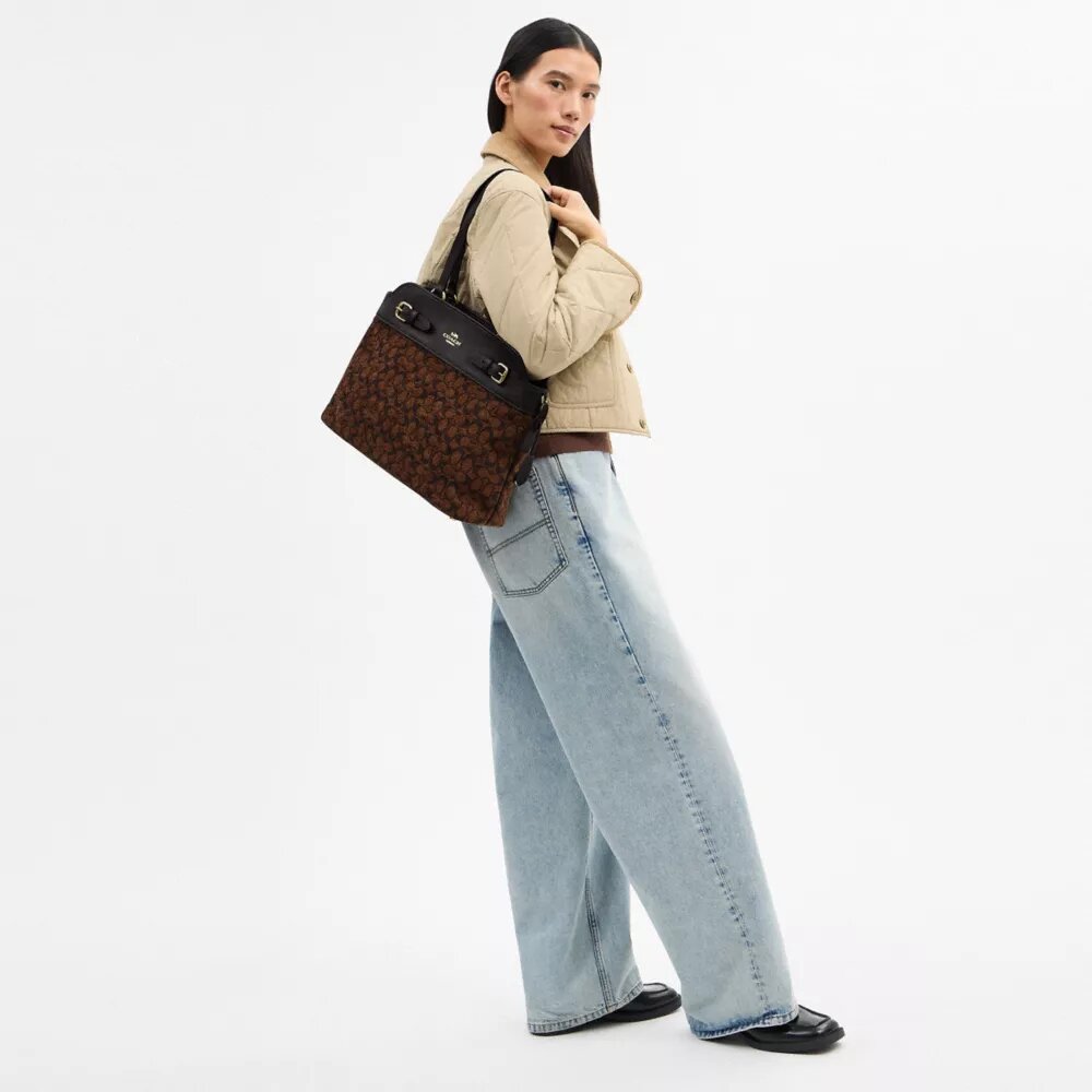 Easton-tote-tasker i signatur-chenille