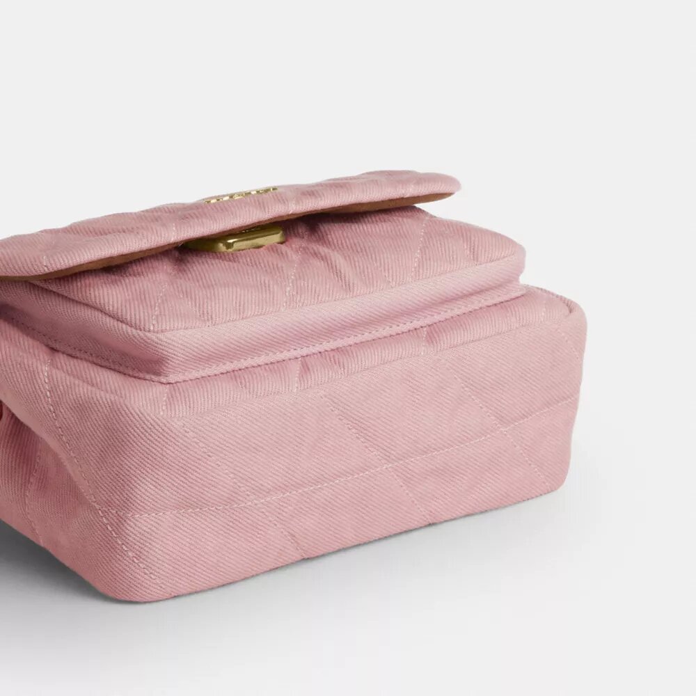 Elodie crossbody-taske 18 i Loved Denim med quiltning