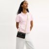Elodie crossbody-taske 18 i Signature Canvas