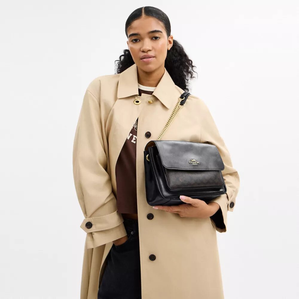 Elodie crossbody-taske i Signature Canvas