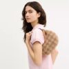 Emily skuldertaske med gingham-mønster
