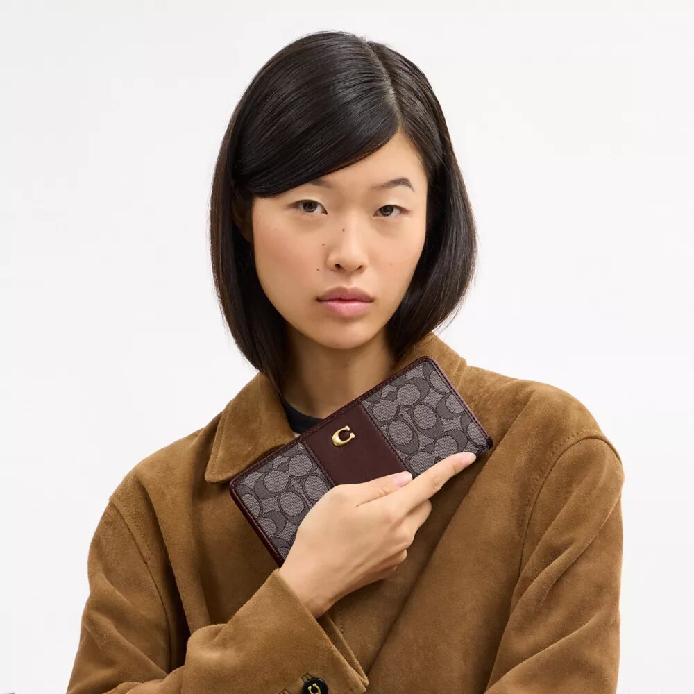 Essential Slim-punge i signatur-jacquard