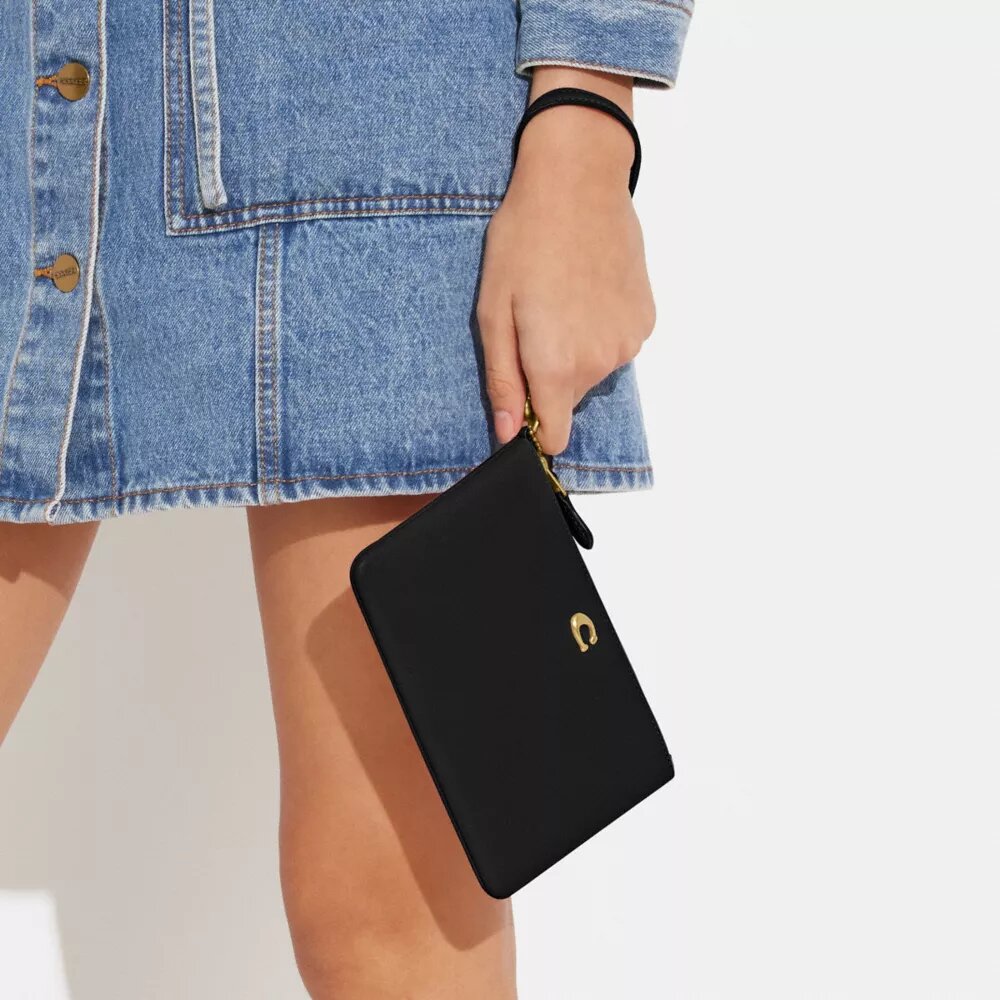 Essential Small Håndledstaske