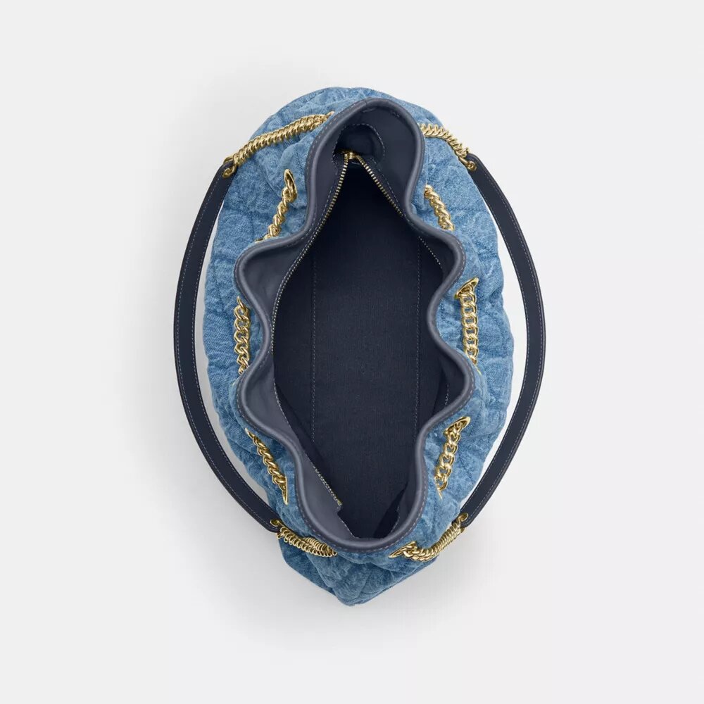 Evelyn skuldertaske i regenerativ bomuld med quiltning