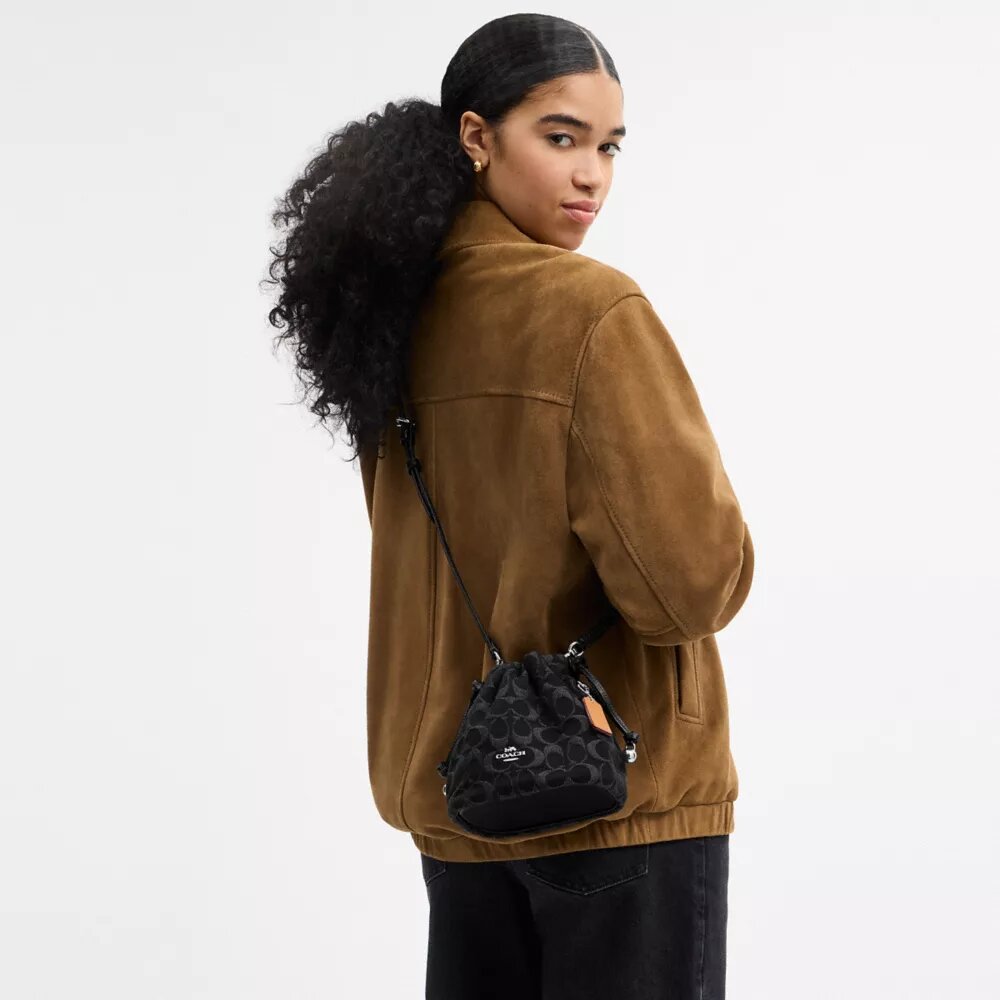 Faye Minitasker i signaturdenim