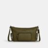 Finn crossbody-taske med lommer