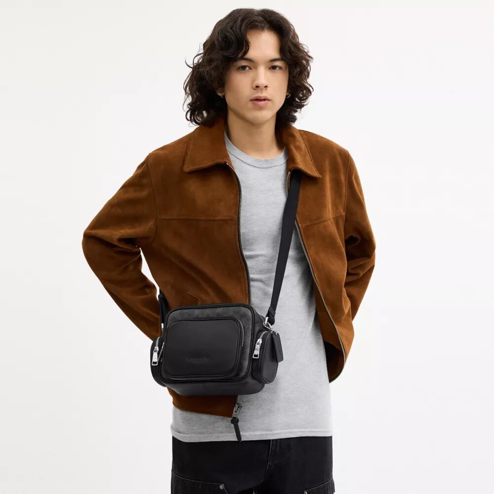 Fletcher crossbody-taske i Signature Canvas