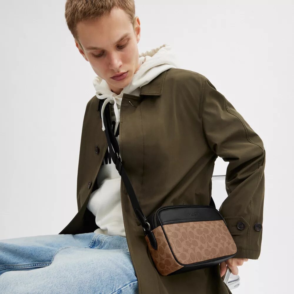 Graham crossbody-taske i Signature Canvas