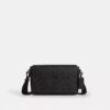 Jack lille crossbody-taske med klap i Signature Canvas