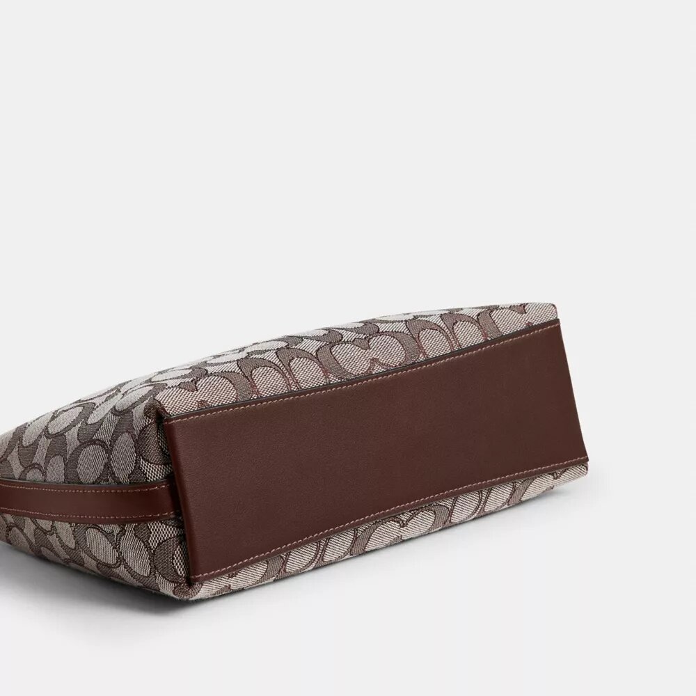 Juliet skuldertasker 25 i Signature Jacquard