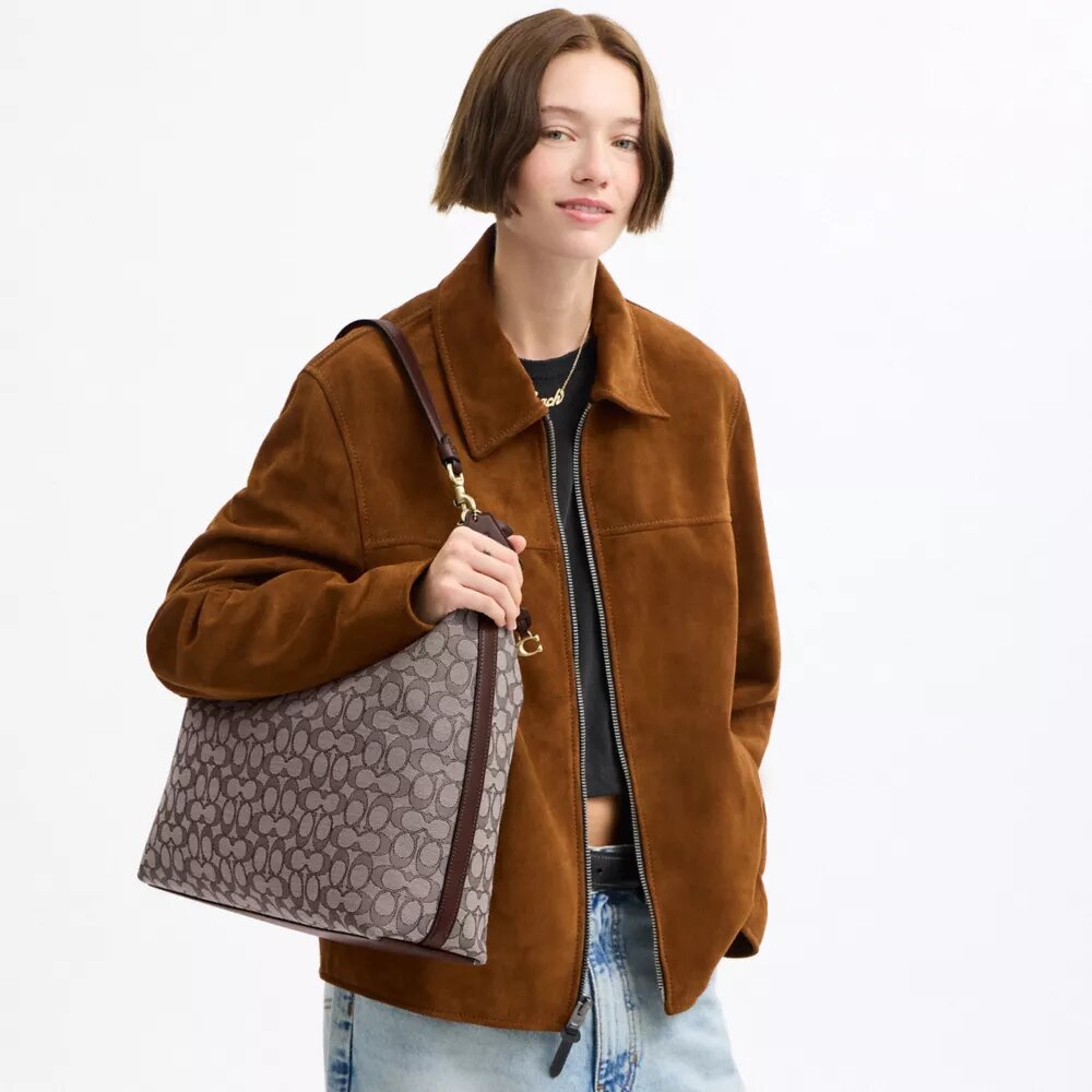 Juliet skuldertasker 38 i signatur-jacquard