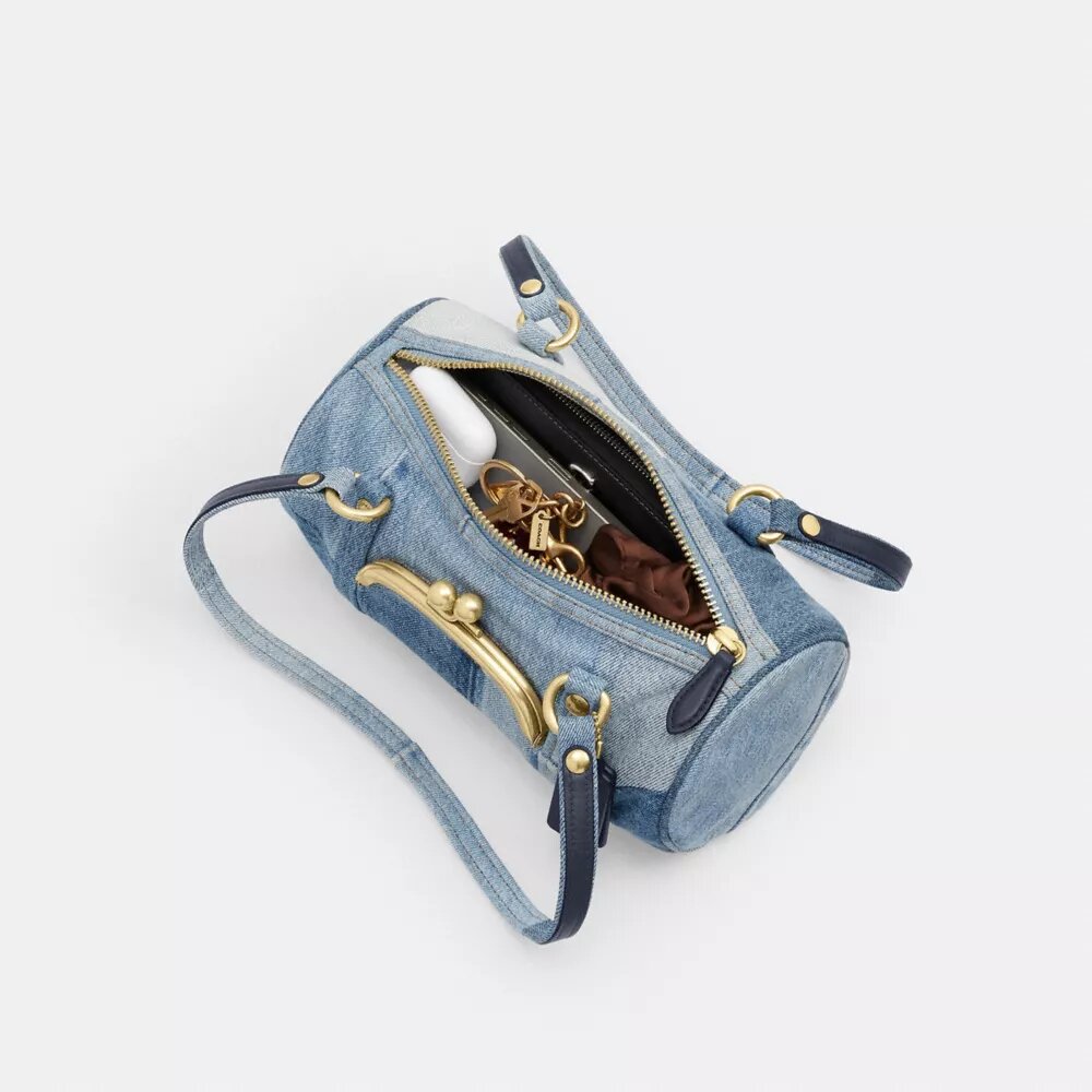 Kisslock Barrel-taske 28 i genbrugt denim
