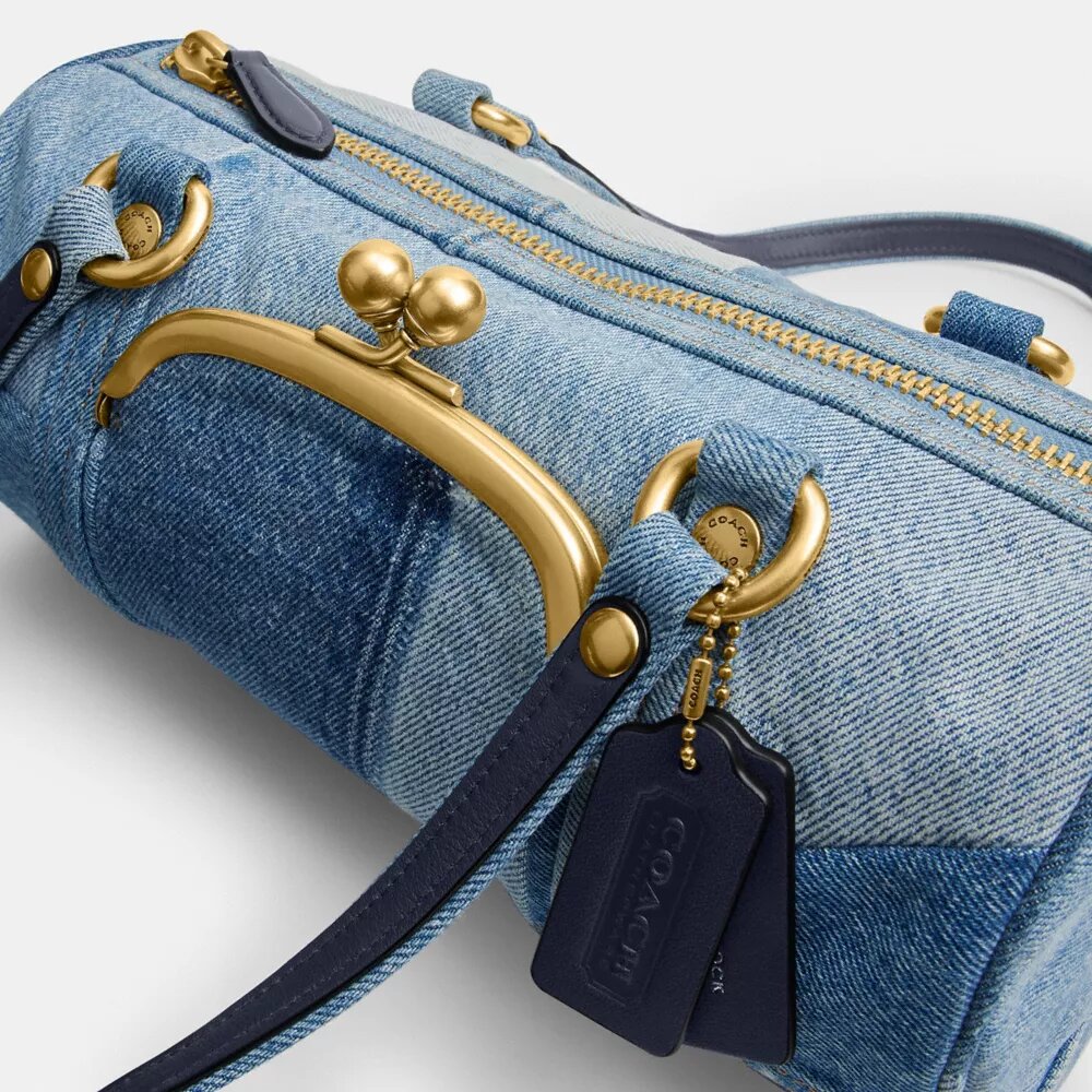 Kisslock Barrel-taske 28 i genbrugt denim