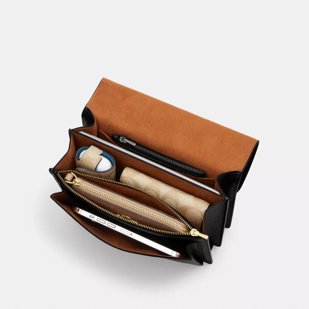 Klare crossbody-tasker i Signature Canvas