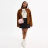 Klare crossbody-taske i Signature Canvas med vedhæng