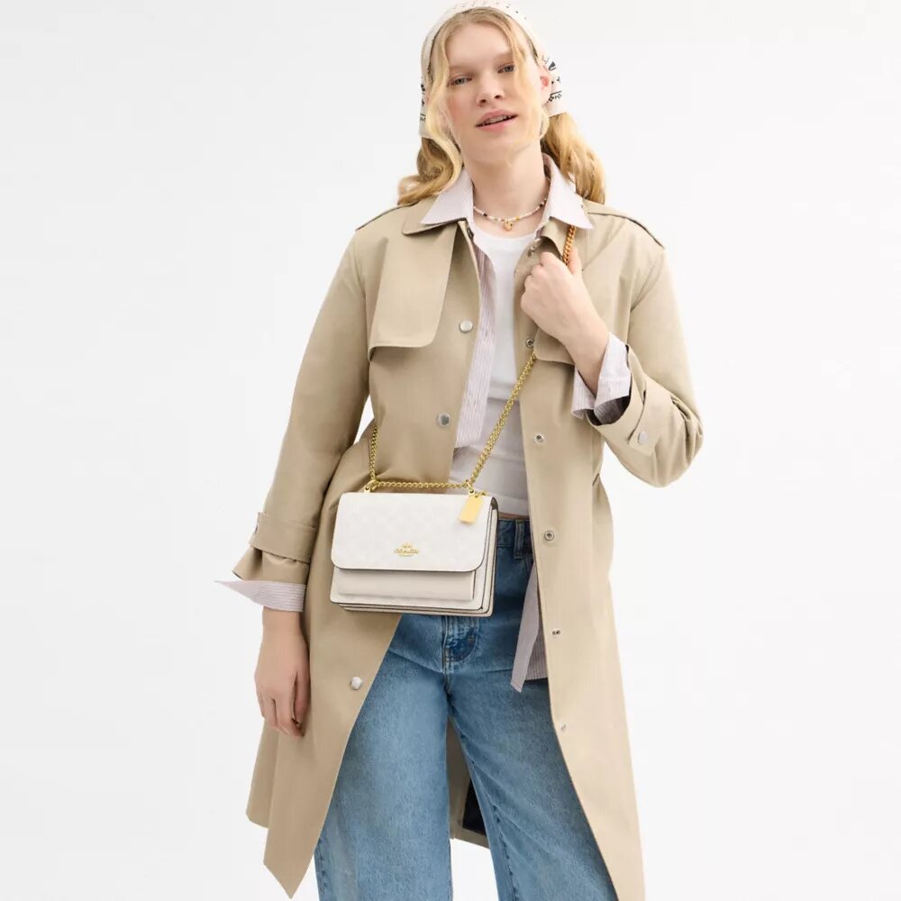 Klare crossbody-tasker i Signature Canvas