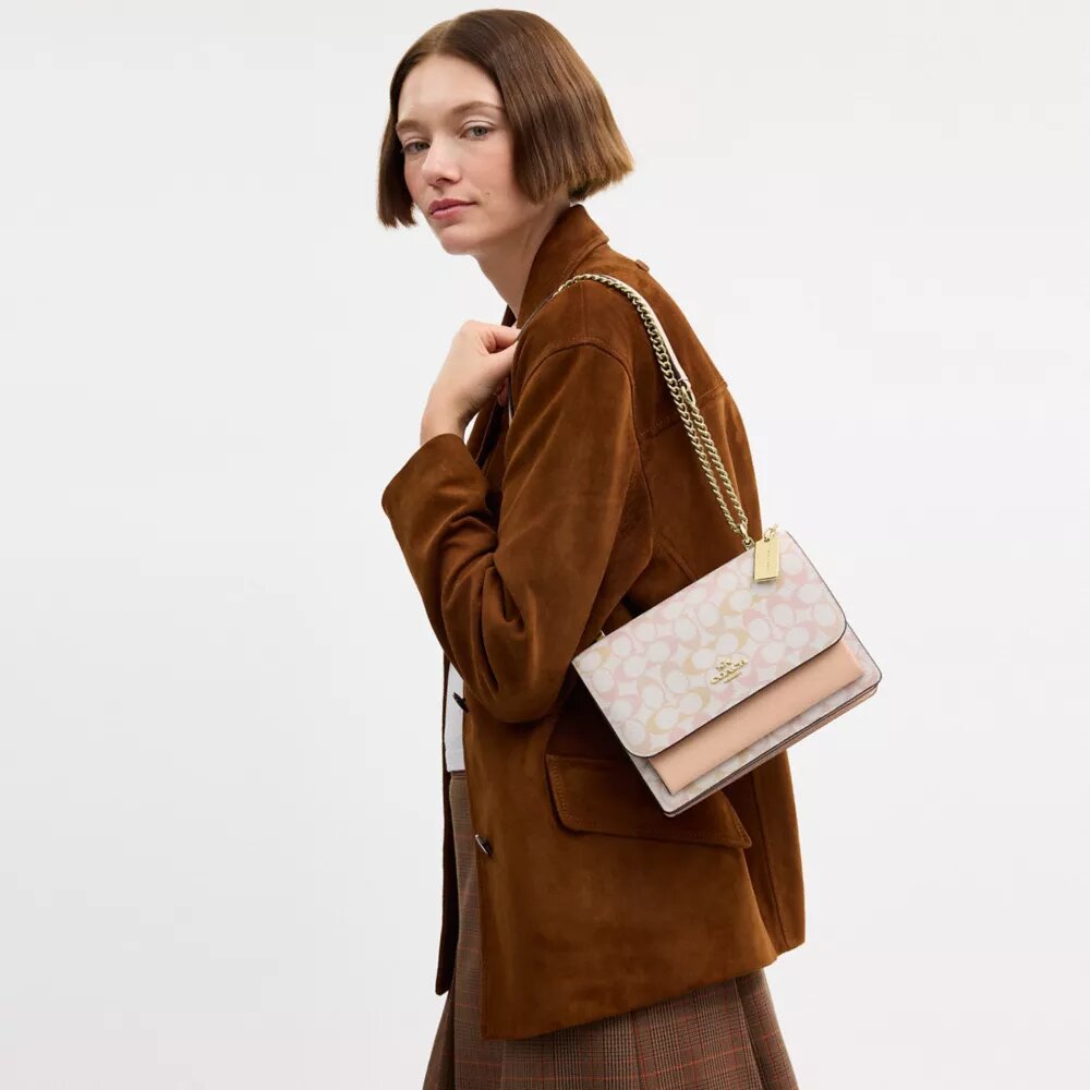 Klare crossbody-tasker i Signature Canvas