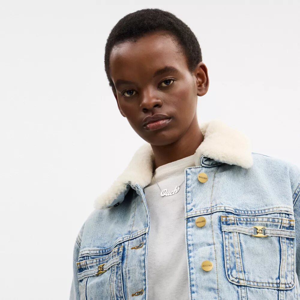 Kort Heritage C-denim-truckerjakke i økologisk bomuld med shearling-krave