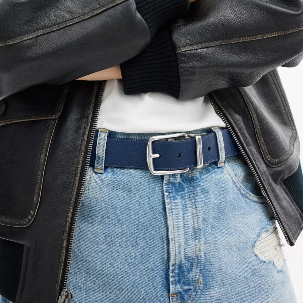 Kortetui og bæltesæt i æske med bilprint