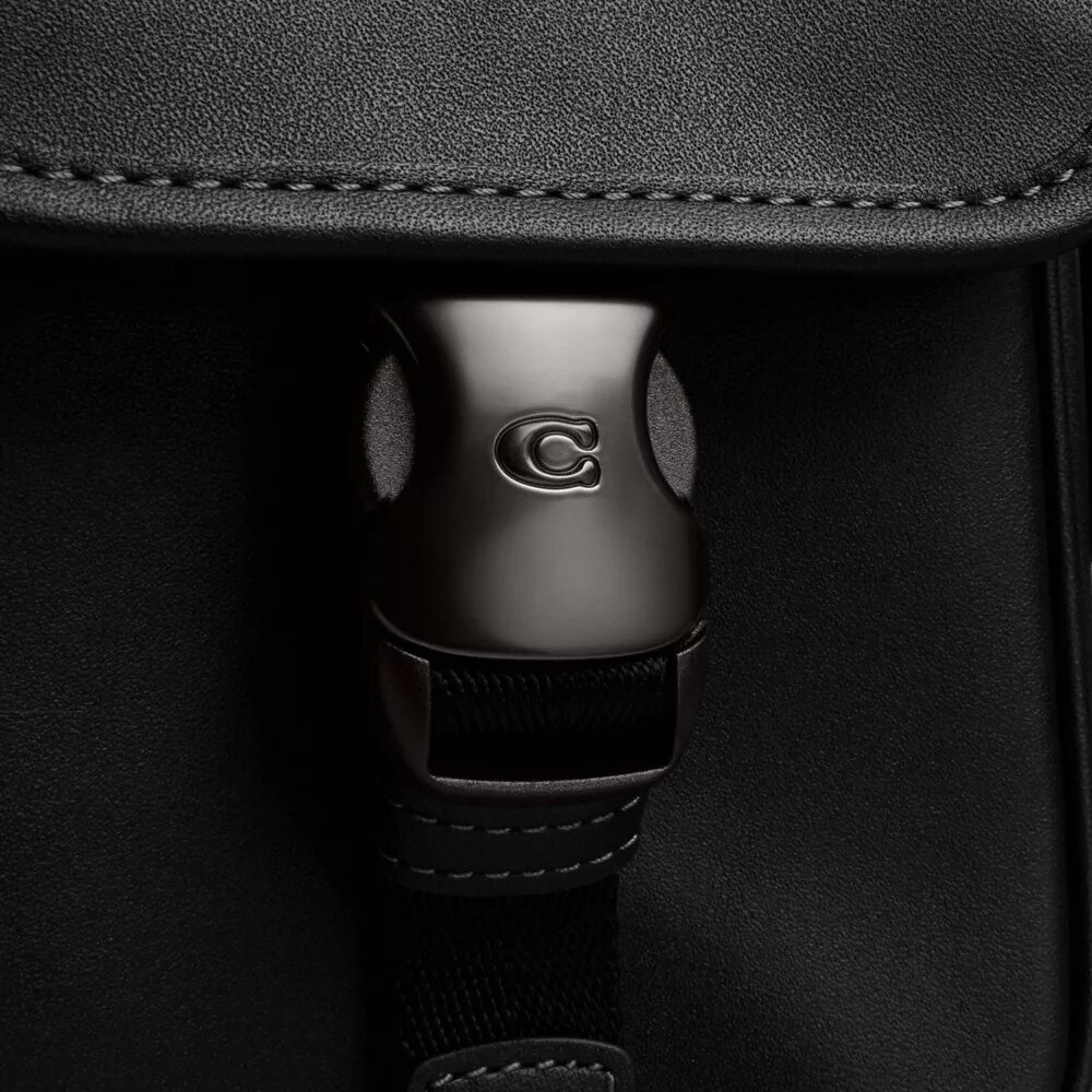 League Phone Crossbody-tasker