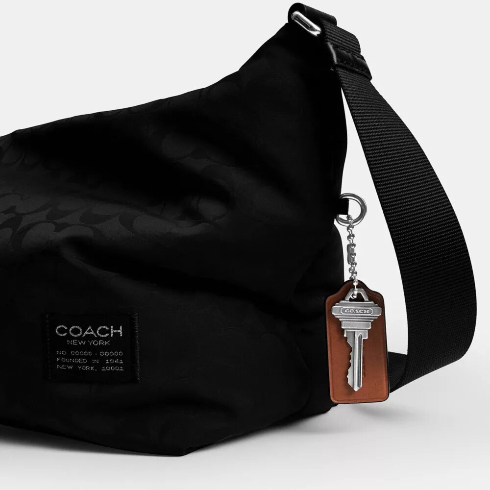 Leo Crossbody i Signature Nylon