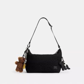 Leo Crossbody i Signature Nylon med vedhæng